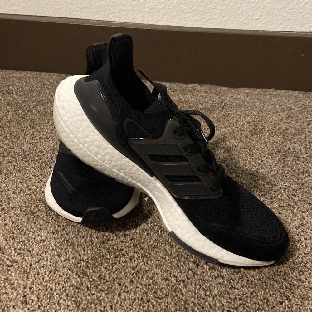 Adidas UltraBoost 21 Running Shoes women’s 8